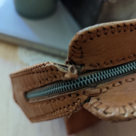 Vintage Tooled Embossed Leather Purse Clutch - Picture 12 of 13